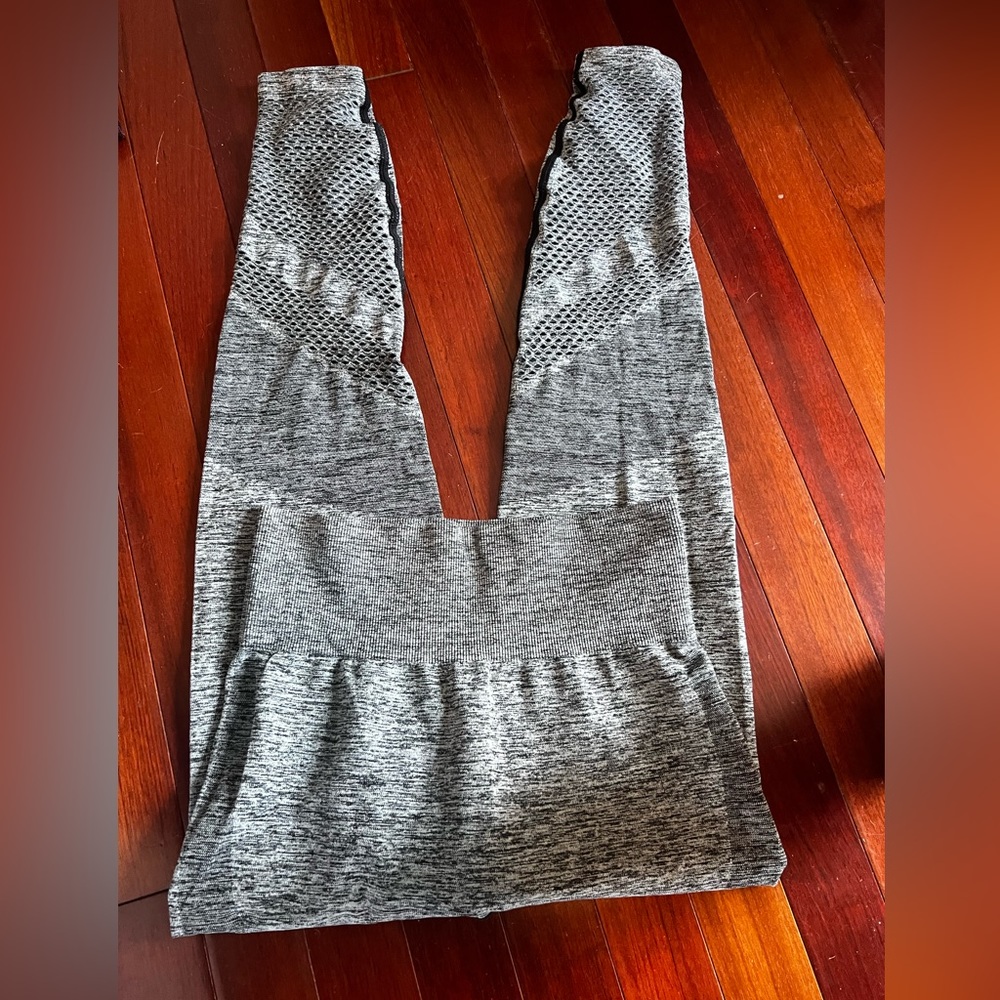 Victoria’s Secret Pink seamless leggings